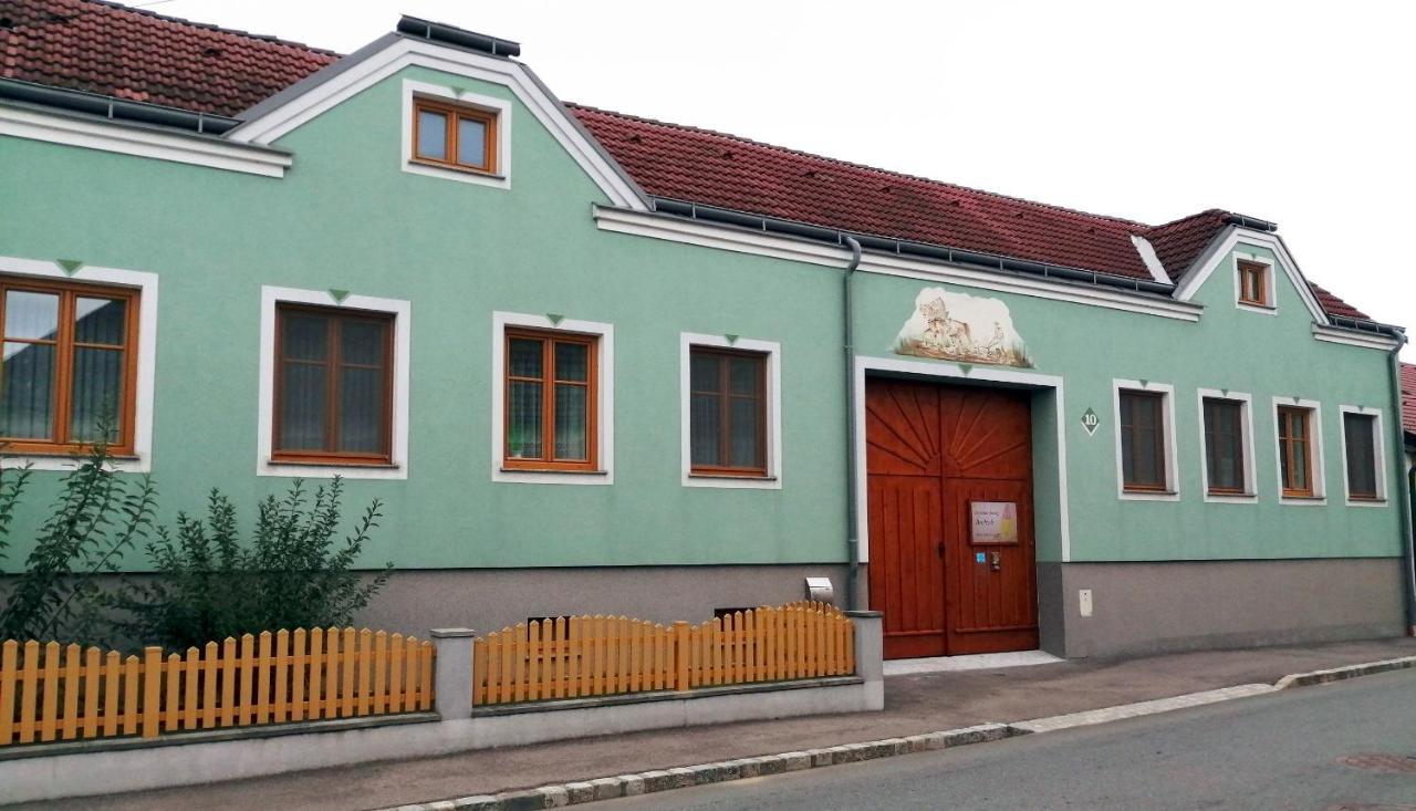 Wohlfuehlhof Bachzelt Hotel Weitersfeld Exterior photo